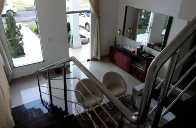 Alugo casa no montenegro boulevard com 3 suítes, piscina, área gourmet