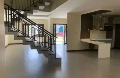 Oportunodade !! maravilhosa casa com 4 suítes, sendo 3 delas com closet