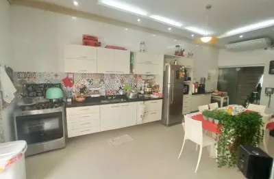 Casa com 3 quartos à venda na Passagem Edi Maria, 3, Condor, Belém