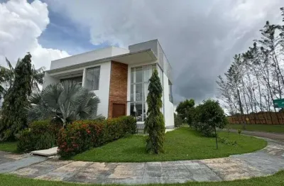 Imóvel para aluguel e venda possui 570 metros quadrados com 6 quartos