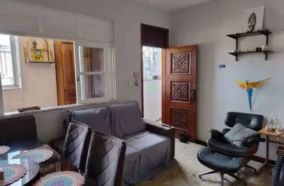Apartamento com 2 quartos (banheiro social reversível) na av. nazaré -bairro nazaré -belém-pa