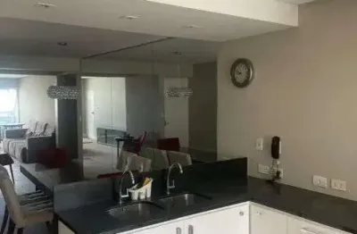 Alugo apartamento com 3 suítes, andar alto, mobiliado na batista campos