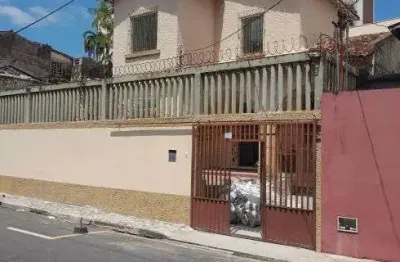 Imóvel para aluguel tem 300 metros quadrados com 5 quartos em Campina - Belém - PA