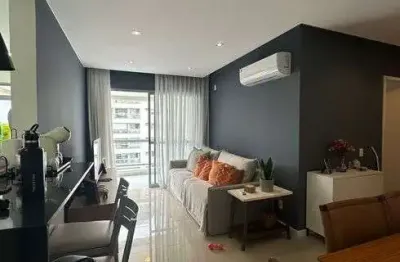 Apartamento para venda tem 82 metros quadrados com 2 quartos