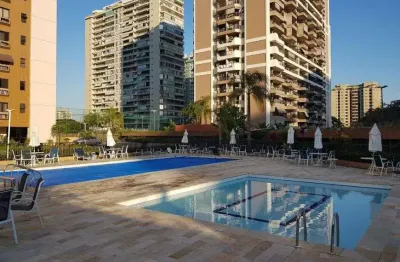 Apartamento para venda possui 95 metros quadrados com 2 quartos com dependência completa
