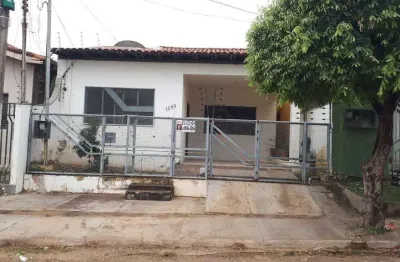 Casa com 3 quartos à venda na Rua Poxoréo, 1352, Centro, Rondonópolis