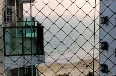 Ótimo apto 3 dormts, suíte, varanda com vista mar , na avenida da praia .