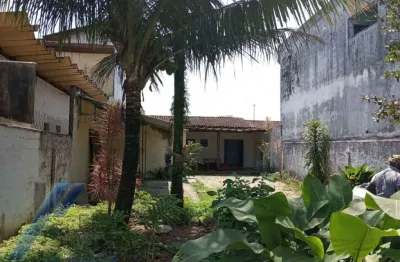 Ubatuba, estufa i - casa com 2 dormitórios, em corredor comercial.