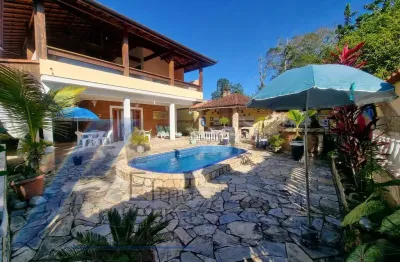 Ubatuba, ressaca - casa sobrado com 06 suites e terreno  com 450 m2.