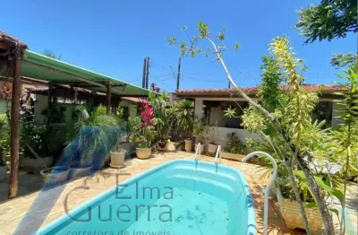 Ubatuba - condomínio vila azul, casa com 04 dormitórios, sendo 01 suíte e área de lazer.