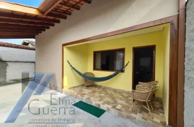 Ubatuba, centro - casa com 03 dormitórios, sendo 01 suíte.