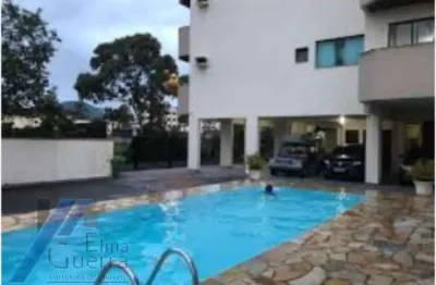 Ubatuba, centro- apartamento com 02 dormitórios, sendo 01 suíte.