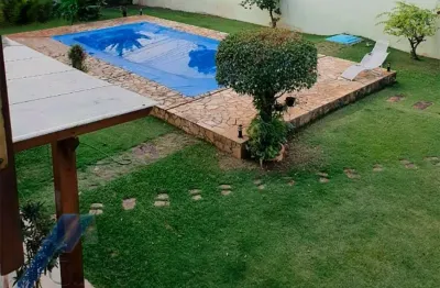 Ubatuba, itaguá - casa sobrado em bairro nobre de com 03 suítes e área de lazer.