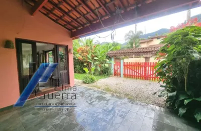 Ubatuba, ressaca - casa   com 03 dormitorios sendo 01 suite, terreno de 450 m2, documentado.