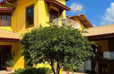 Ubatuba, jardim samambaia - casa com 04 dormitórios, sendo 02 suítes e area de lazer.
