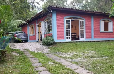 Ubatuba- horto florestal - sitio com excelente edificação, boa localização com cachoeiras e piscinas naturais.