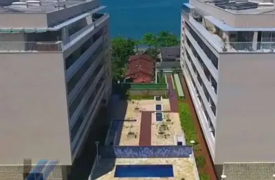 Ubatuba, itaguá - apartamento com 02 dormitórios, sendo 01 suíte e área de lazer completa.