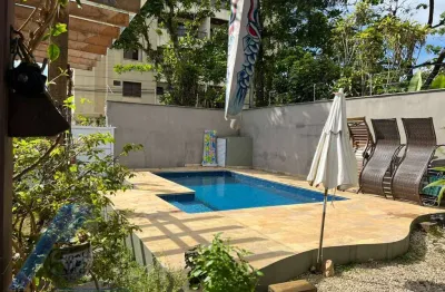 Ubatuba, itaguá - casa tipo sobrado com ótima localização, 03 dormitórios sendo 01 suítes e área lazer.