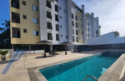 Ubatuba, centro - apartamento cobertura com 02 dormitórios, sendo 01 suíte e area de lazer.