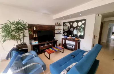 Ubatuba, estufa ii - casa sobrado geminado com 03 dormitórios sendo 01 suíte.