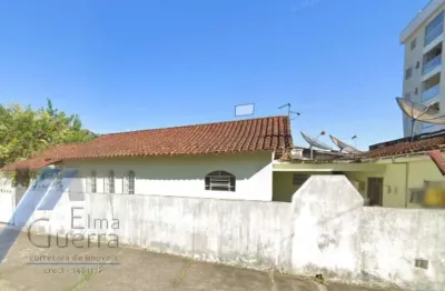 Ubatuba, pereque-açú - casa edicula de esquina com terreno de 357 m2 à 400 metros da praia.
