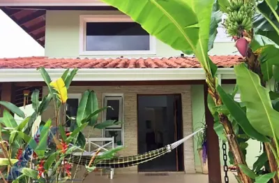 Ubatuba, itaguá - linda casa sobrado com 03 formitorios sendo 02 área de lazer .
