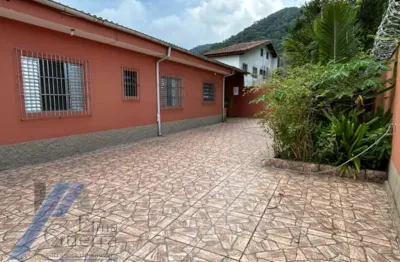 Ubatuba, ipiranguinha - casa com 03 dormitórios sendo 01 suíte com terreno de 356 m2.