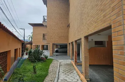 Ubatuba, praia grande - apartamento com 02 dormitórios a 300 metros do mar.
