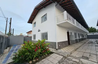 Ubatuba, centro- apartamento térreo com 2 dormitórios.