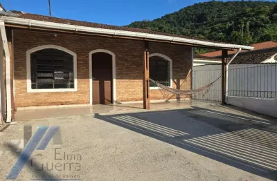 Ubatuba, centro - terreno com 800 m2, com 02 casas independentes.