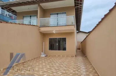Ubatuba, itaguá - sobrado geminado com 03 dormitórios, sendo 01 suíte.