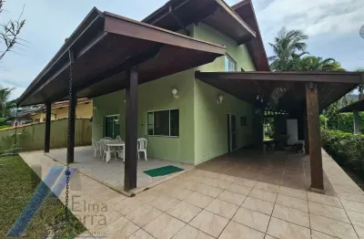 Ubatuba, condomínio ubatuba country - casa no com 04 dormitórios, sendo 02 suítes.