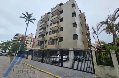 Ubatuba, Praia Grande - Apartamento duplex com 01 dormitório, a 150 metros do mar.