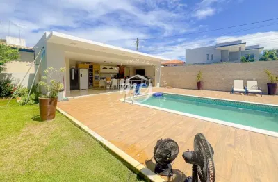 Guarajuba| casa duplex com 450m²| 6 dormitórios sendo 2 suítes| piscina e qiosque gourmet