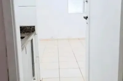 Imóvel para venda possui 27 metros com 1 quarto na quadra da praia em boqueirão - santos