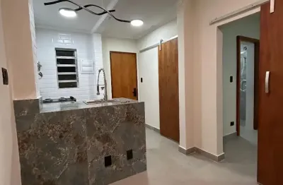 Lindo apartamento, finamente reformado, na quadra da praia, josé menino - santos - sp