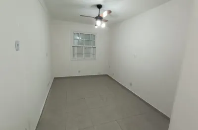 Imóvel para venda com 25 metros quadrados com 1 quarto reformada em Centro - São Vicente - SP