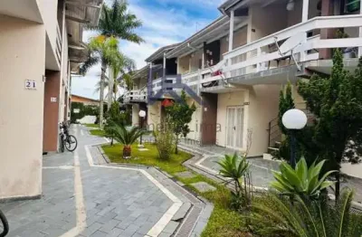 Sobrado em Condomínio para Venda em Caraguatatuba, Balneário Copacabana, 2 dormitórios, 1 banheiro, 1 vaga