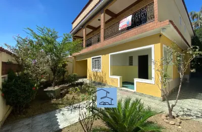 2 casas com amplo quintal e perfeita para duas famílias a venda em Belford Roxo com quintal