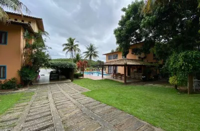 Casa sensacional a venda proximo a meaipe com acesso direto a lagoa .