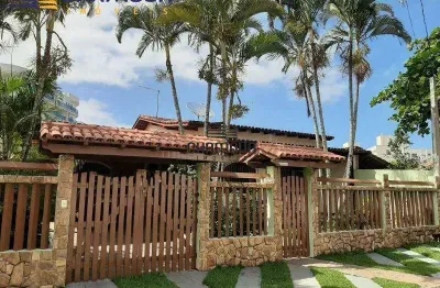 Casa 3 quartos, à venda em guarapari na enseada azul.