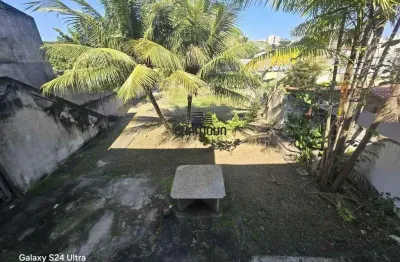 Oportunidade única na praia do morro – casa triplex à venda!