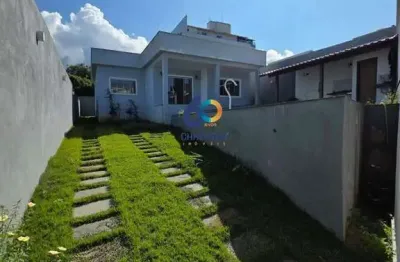 Casa à venda – 3 quartos, piscina, próxima à lagoa e ao mar da enseada azul