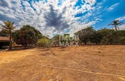 Chácara à venda em INGRA 09, Brasília: 15.000m², 3 dormitórios, 2 banheiros. Oportunidade por R$1.500.000!