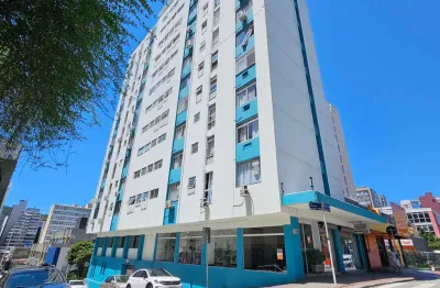 Apartamento 2 quartos com garagem no Centro de Florianópolis