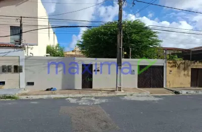 Casa à venda no bairro coroa do meio! ampla, confortável e bem localizada. - 190575