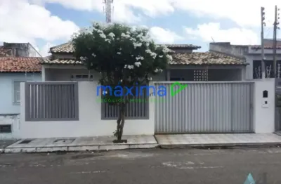 Casa com 3 quartos à venda na Avenida Luciano Monteiro Sobral, 17, Luzia, Aracaju