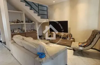 Casa duplex com 200m² e 3 suítes à venda no bairro aeroporto