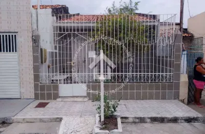 Casa à venda no siqueira campos | 2 quartos, lajeada e ótima localização