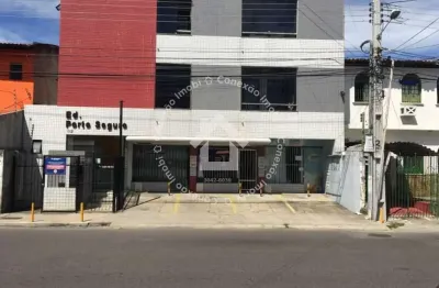 Kit Net à Venda no Edifício Porto Seguro | Varanda Espaçosa e Localização Privilegiada no Bairro Luzia